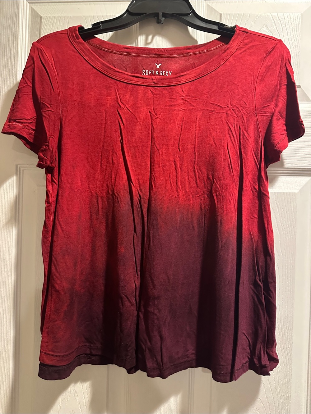 American Eagle Outfitters Red to Burgundy Ombre Short Sleeve Tee